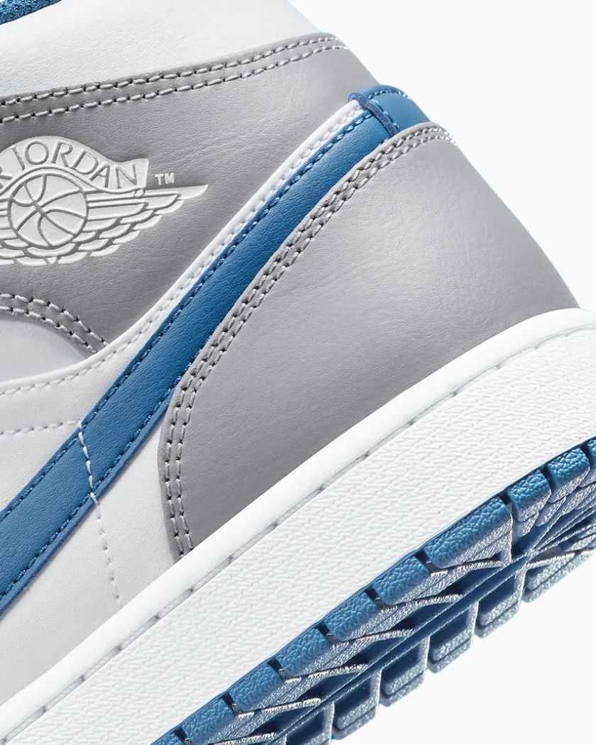 Air Jordan 1 Mid True Blue