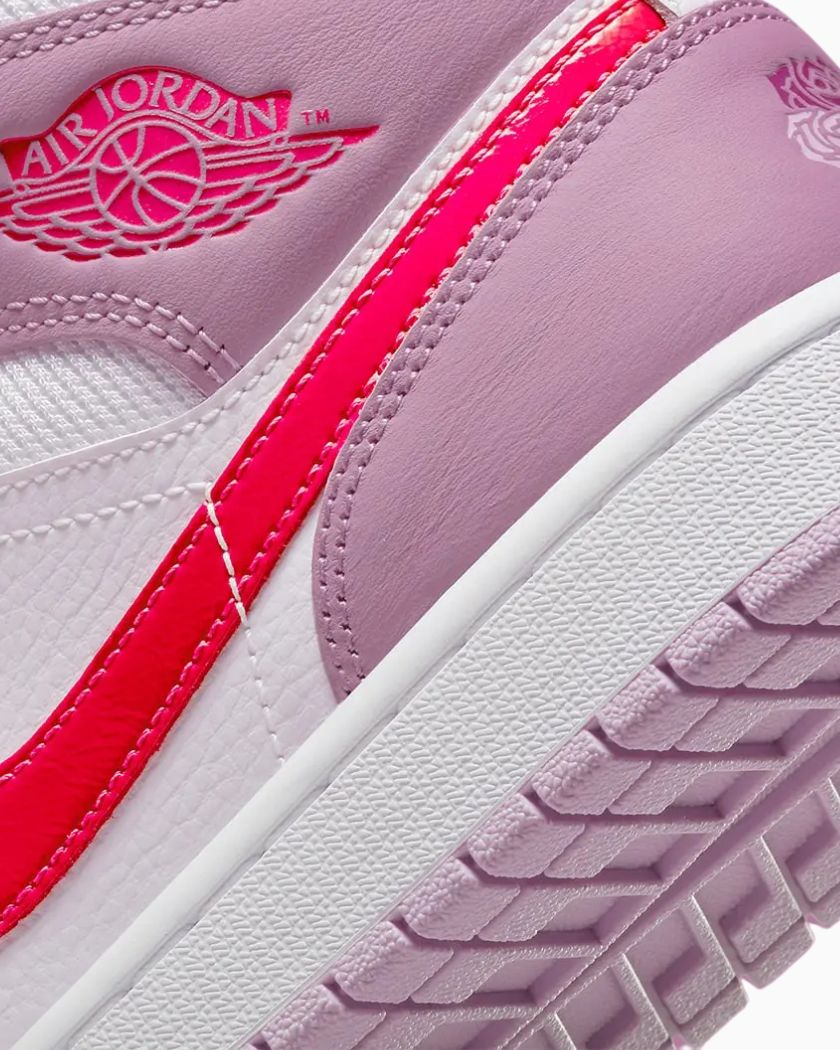 Air Jordan 1 Mid Valentine's Day