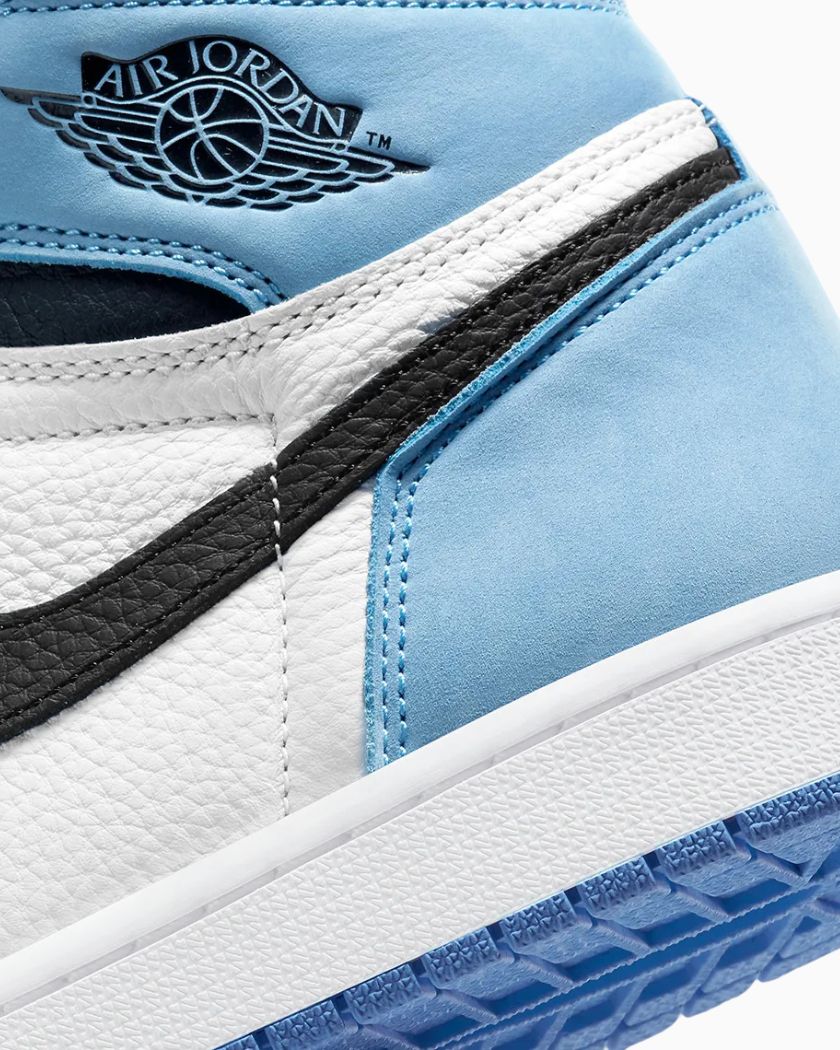 Air Jordan 1 Retro High University Blue