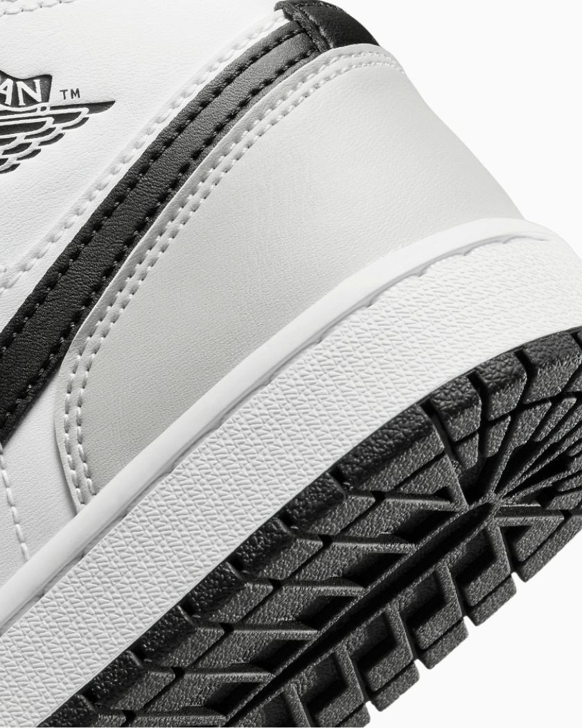 Air Jordan 1 Mid Light Smoke Grey