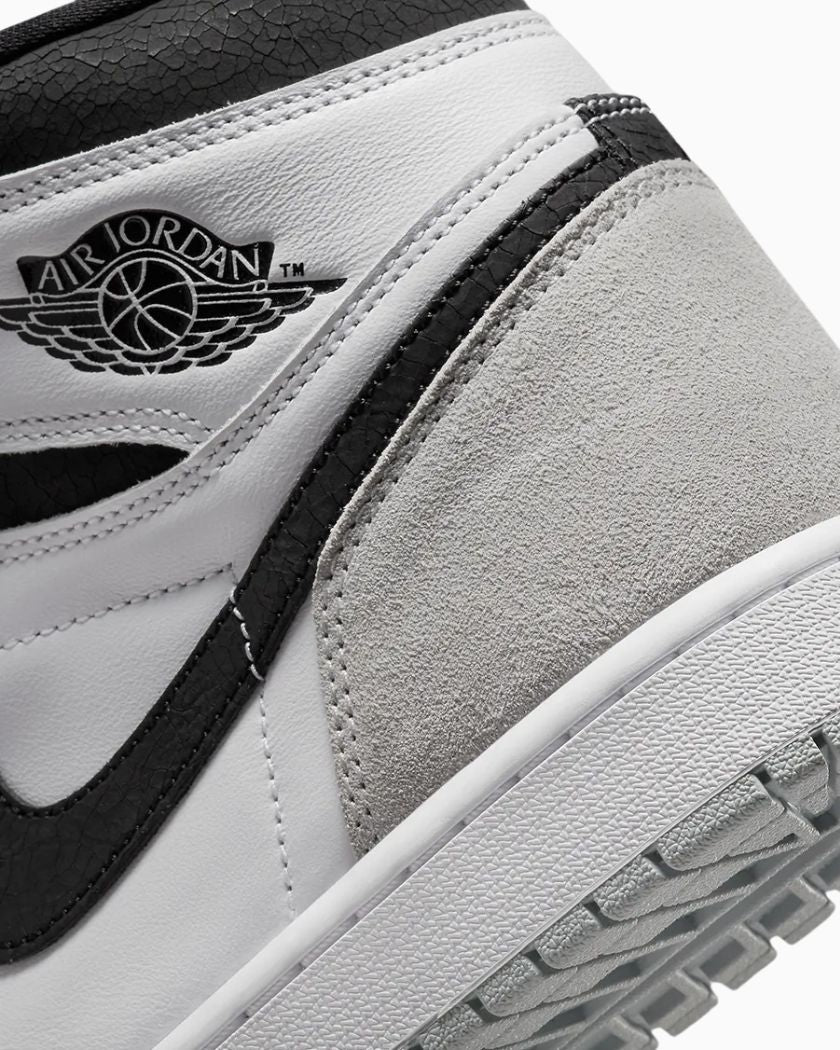 Air Jordan 1 Retro High OG Bleached Coral