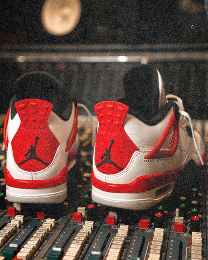Air Jordan 4 Red Cement