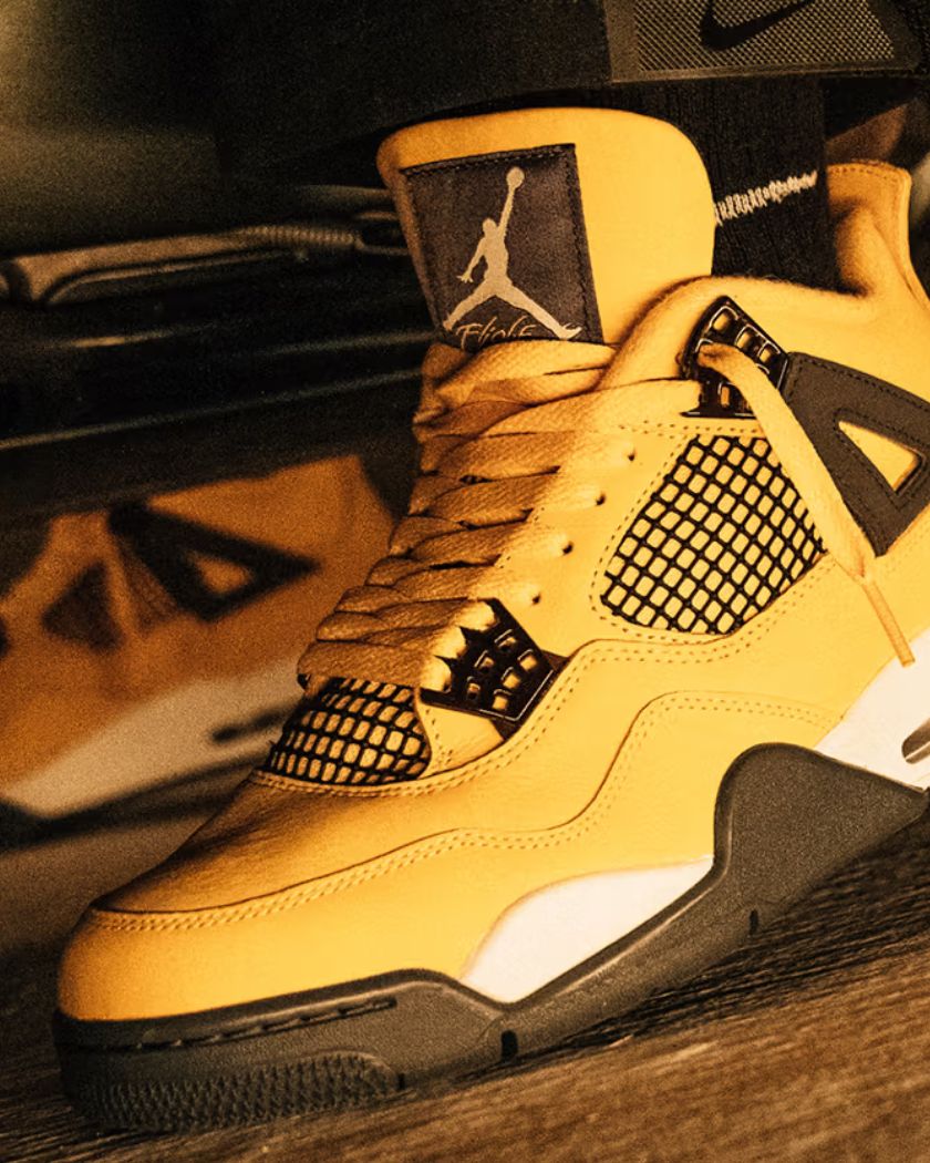 Air Jordan 4 Retro Tour Yellow (Lightning)