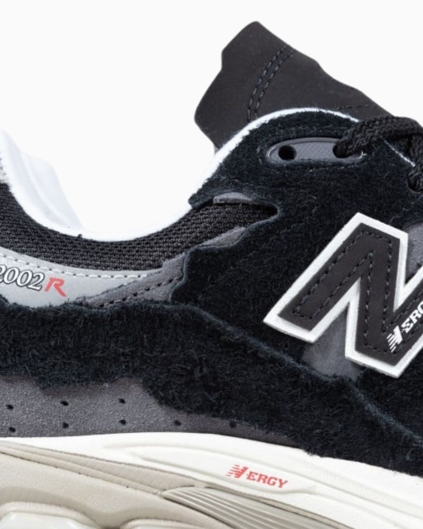 New Balance 2002R Protection Pack Black Grey