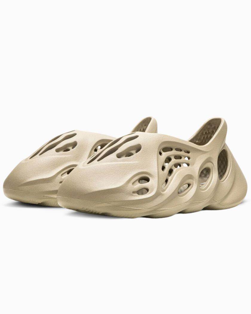Yeezy Foam RNNR Stone Salt