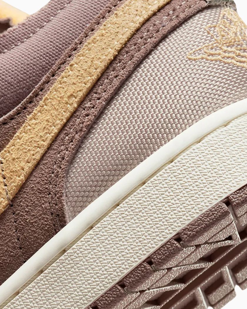 Air-Jordan-1-Low-SE-Craft-Sail-Taupe