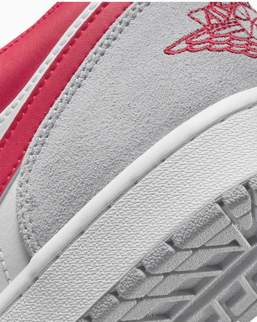 Air-Jordan-1-Low-SE-Light-Smoke-Grey-Gym-Red