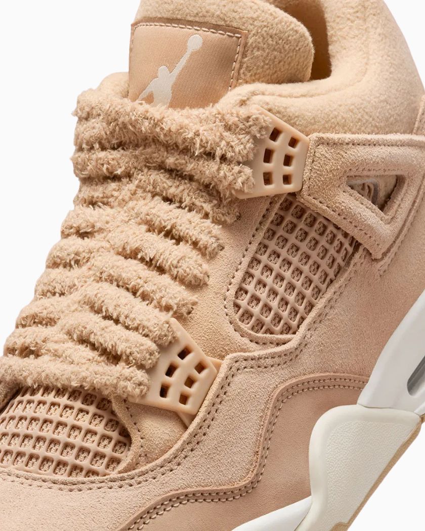 Air Jordan 4 Retro Cozy Girl