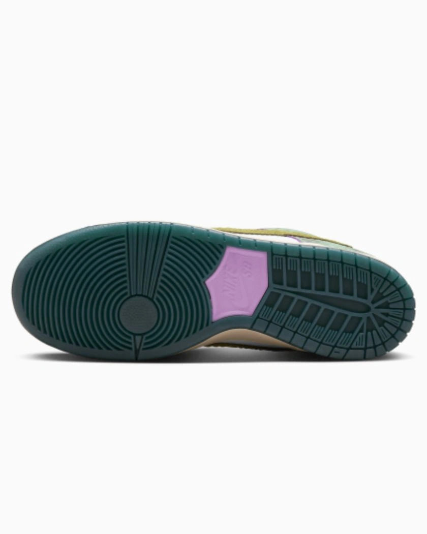 Nike Dunk Low SB Alexis Sablone Chameleon