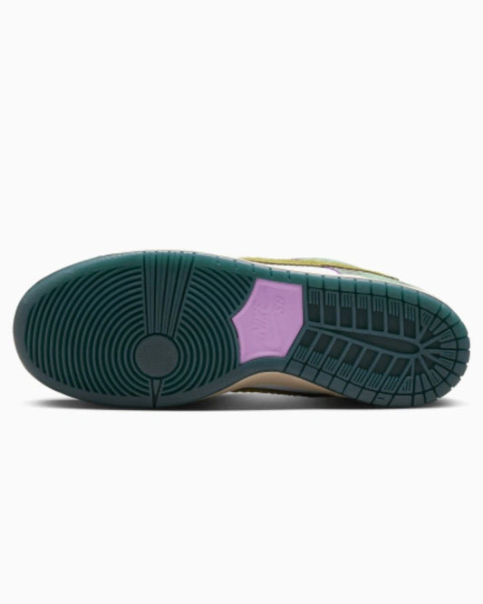Nike Dunk Low SB Alexis Sablone Chameleon