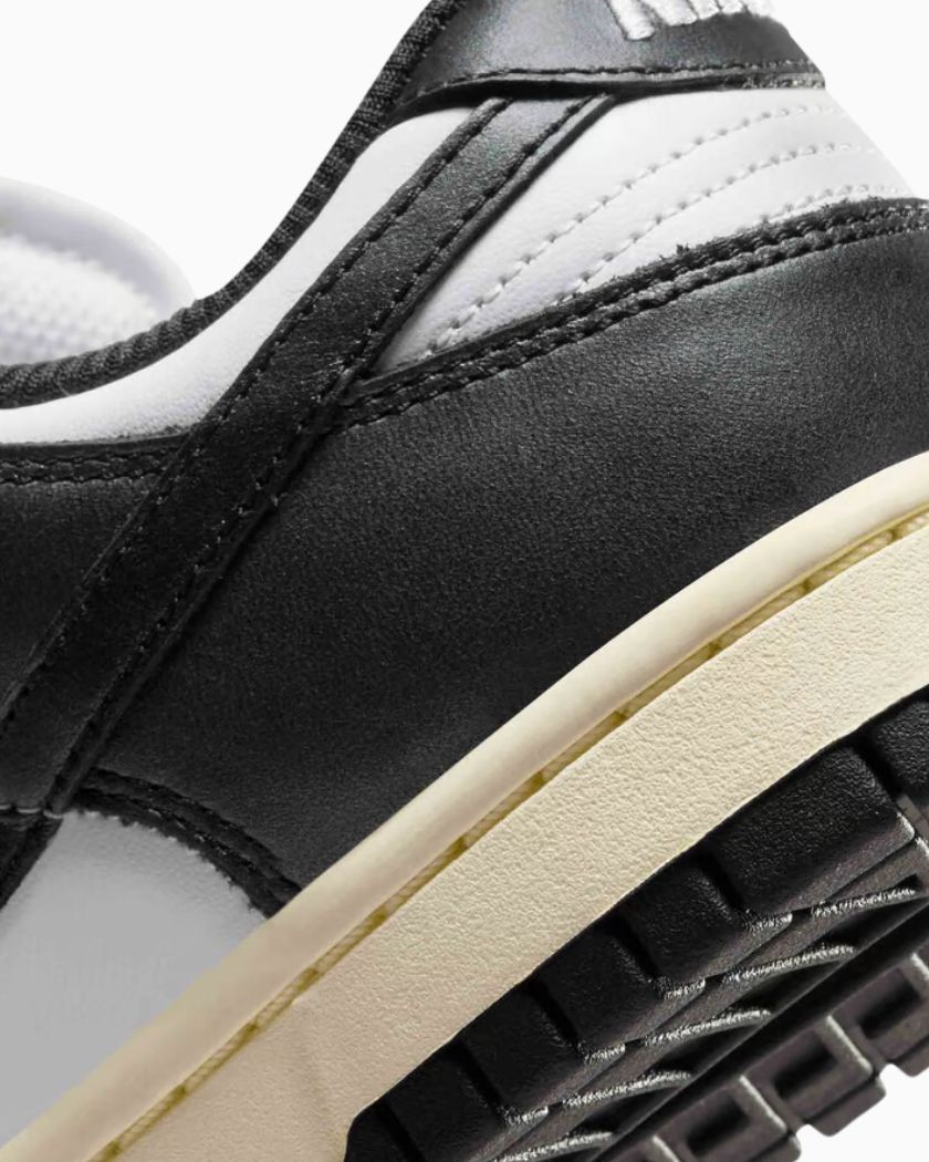 Nike Dunk Low Vintage Panda