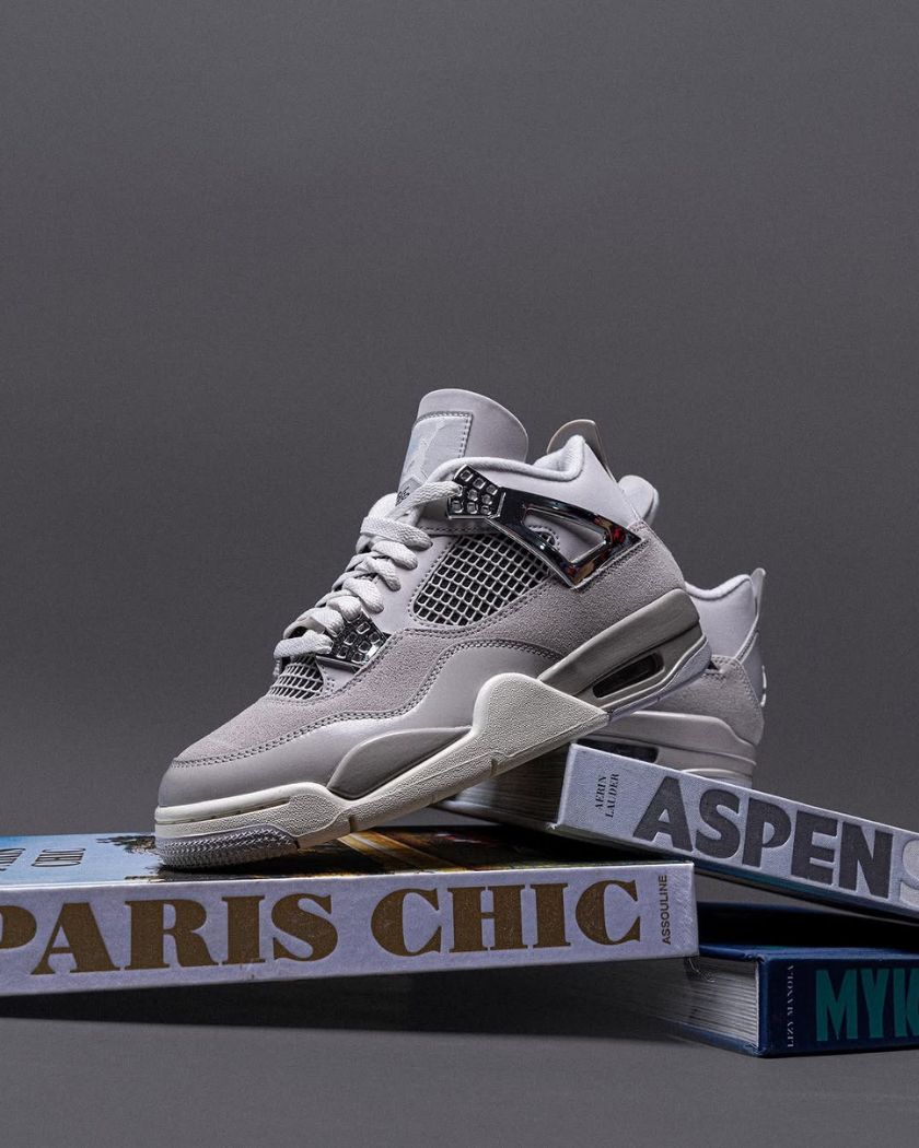 Air Jordan 4 Retro Frozen Moments