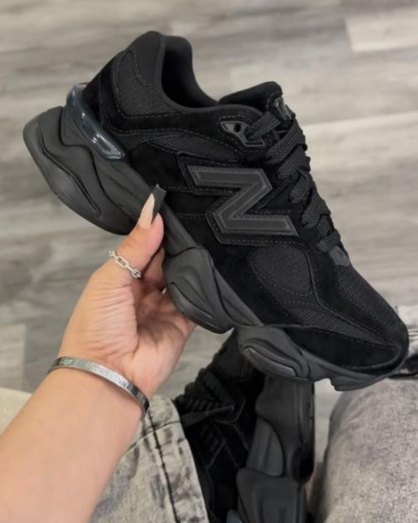 New Balance 9060 Triple Black