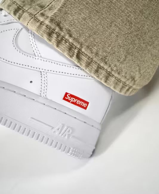 Nike Air Force 1 Low Supreme White