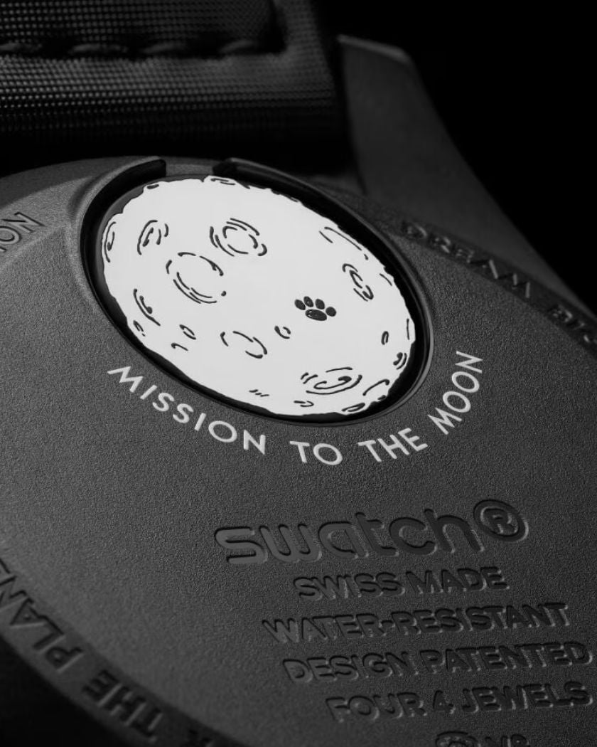 Swatch x Omega Bioceramic Moonswatch Mission to Moonphase Snoopy Black