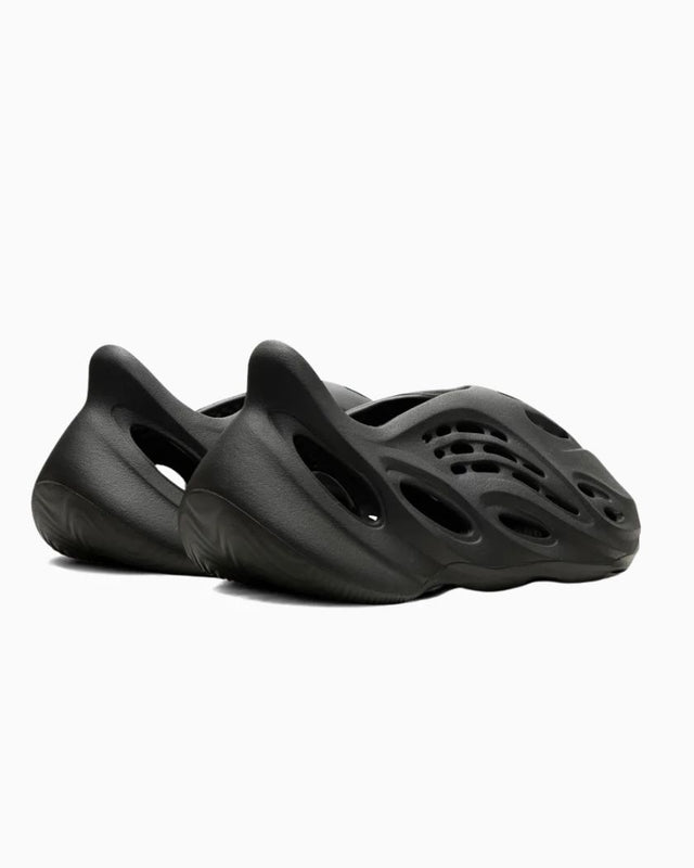 Yeezy Foam RNR Carbon